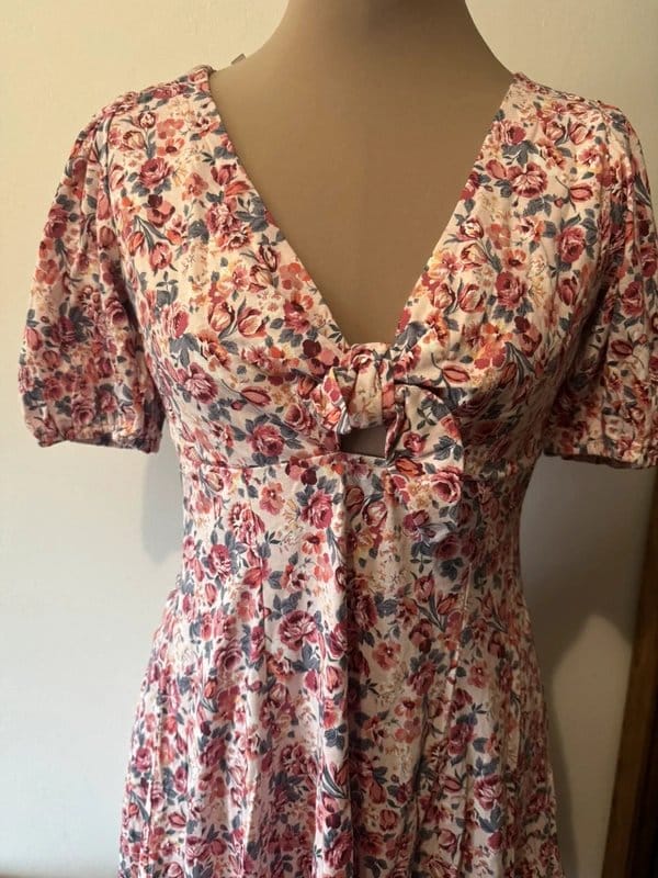 ASOS Design Romantic Pink Floral Tie-Front Mini Dress with Puff Sleeves size 10 - 1