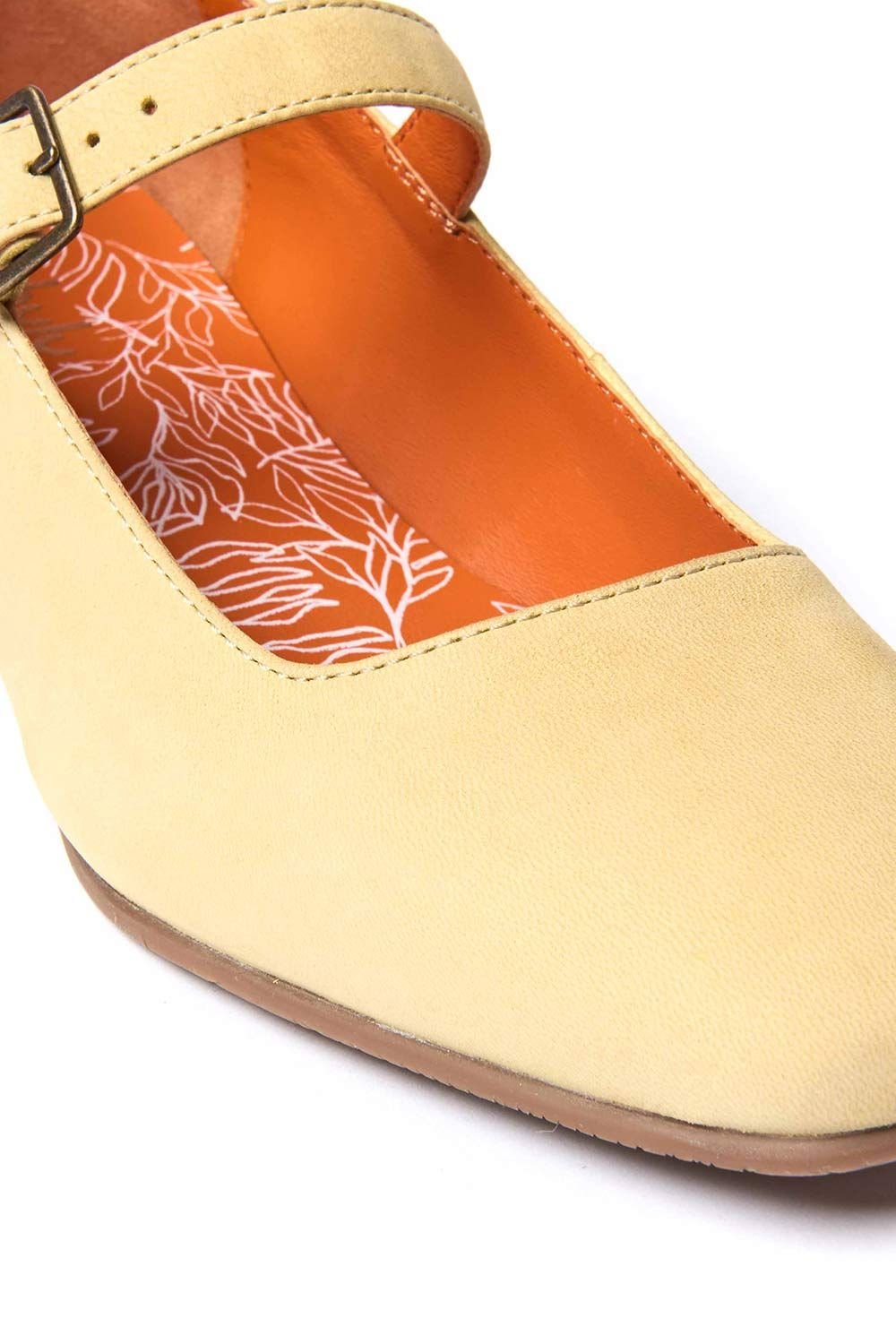 Moshulu Moshulu Women's 'Hebei' Front Buckle Block Heels in Yellow - 3