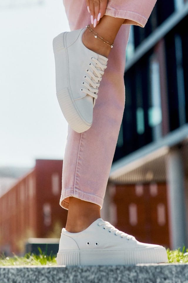 Love Lace Love Lace Women's Big Star Platform Sneakers Textile Everyday Casual Shoes in Beige - 3