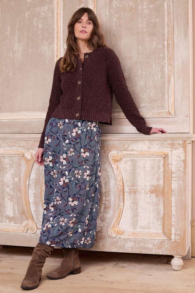 Lily & Me Lily & Me Women's Alice Printed Viscose Long Length Skirt with Seersucker Effect Fabric in Navy - 2