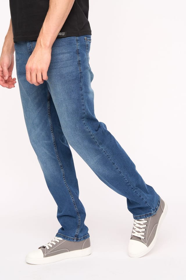 Duck&Cover Duck&Cover Men's Kelvyn Relaxed Fit Comfort Stretch Jeans in Mid Blue - 3