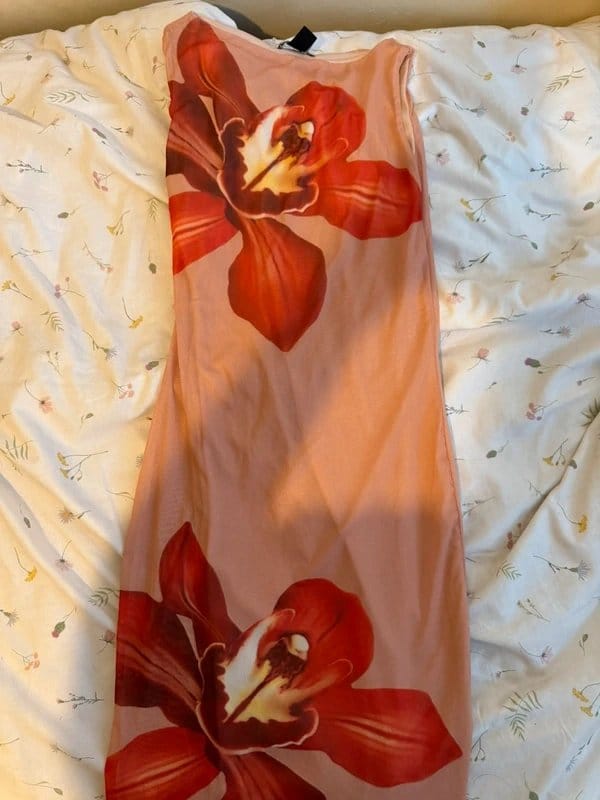 PrettyLittleThing prettylittlething red and beige floral maxi dress - 1
