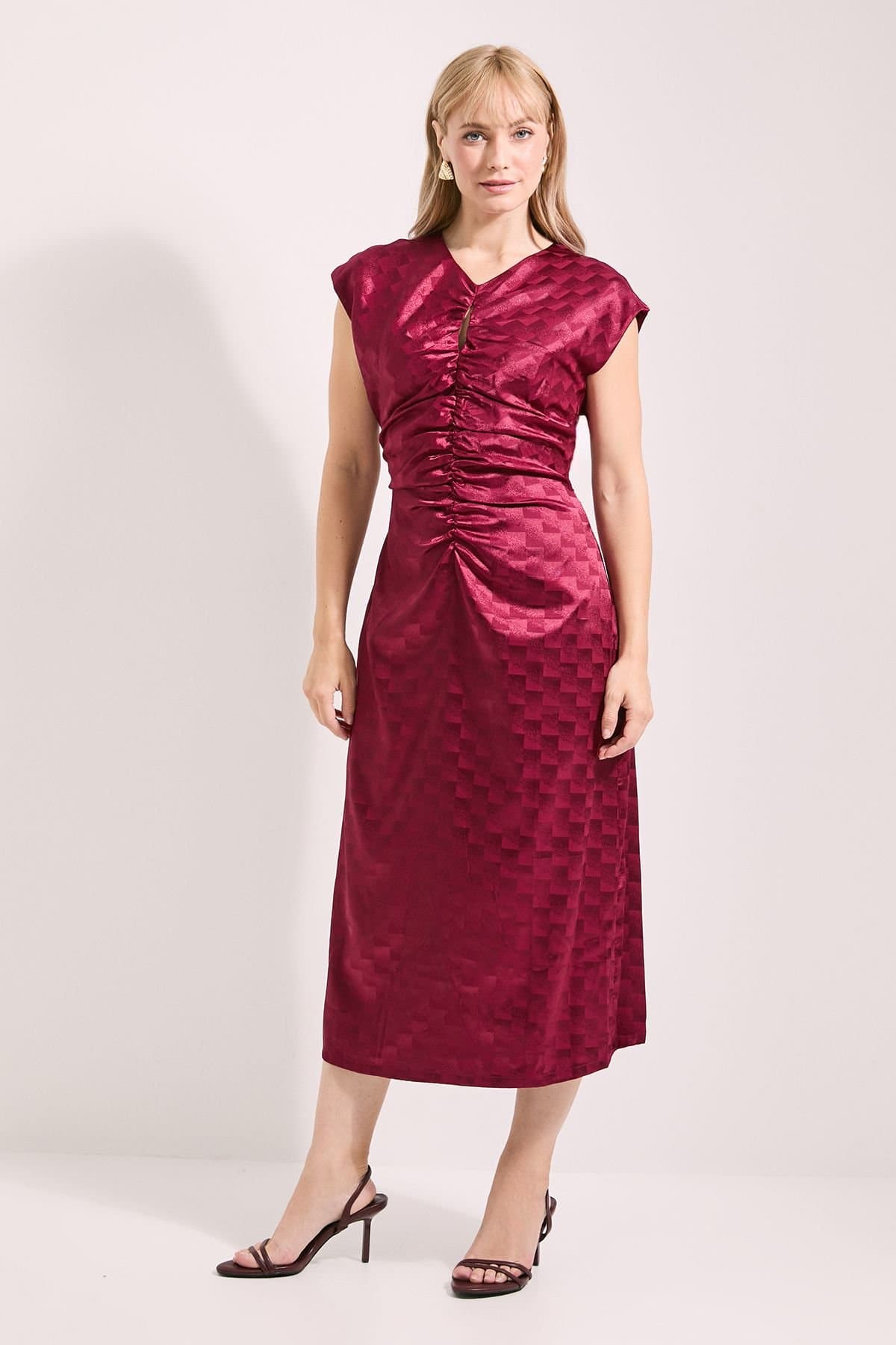 Principles Principles Women's Ruched Front Satin Jacquard Keyhole Detail Midi Dress in Berry