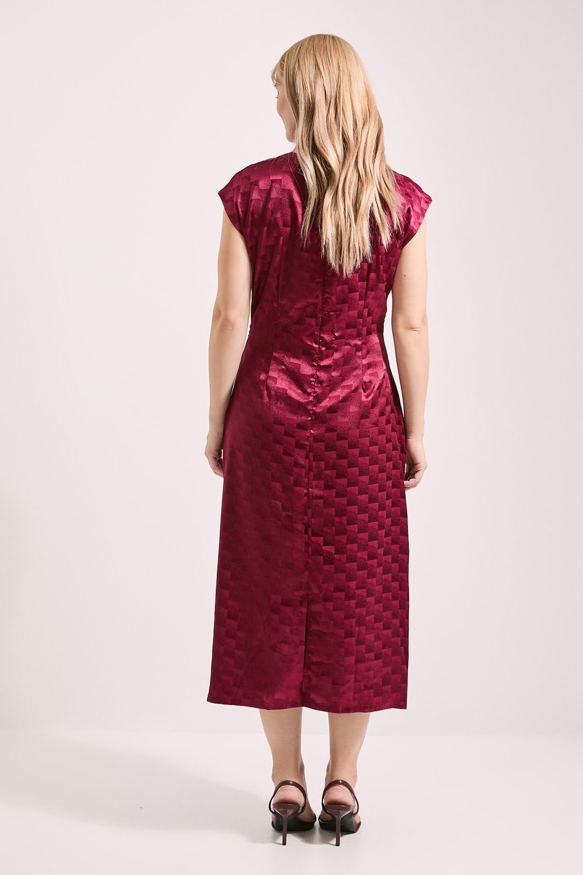 Principles Principles Women's Ruched Front Satin Jacquard Keyhole Detail Midi Dress in Berry - 3
