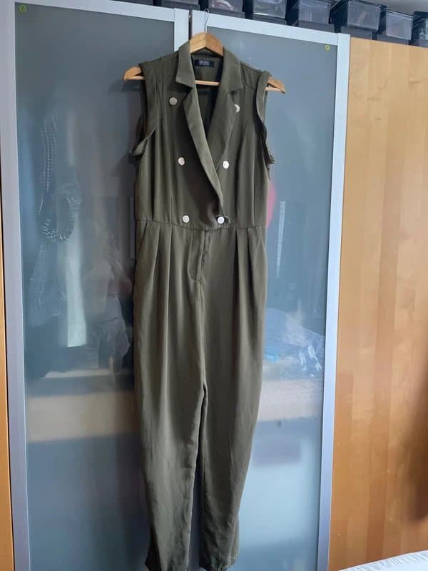 GIRLS ON FILM Lovely khaki jumpsuit size 14