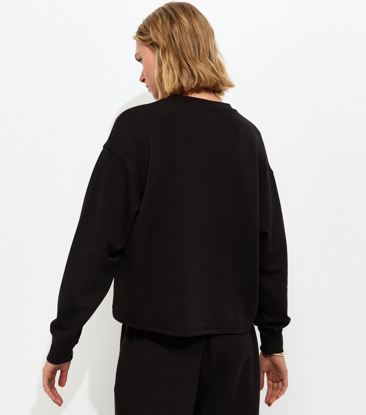 New Look Women's Premium Black Oversized Crew Neck Sweatshirt New Look - 4