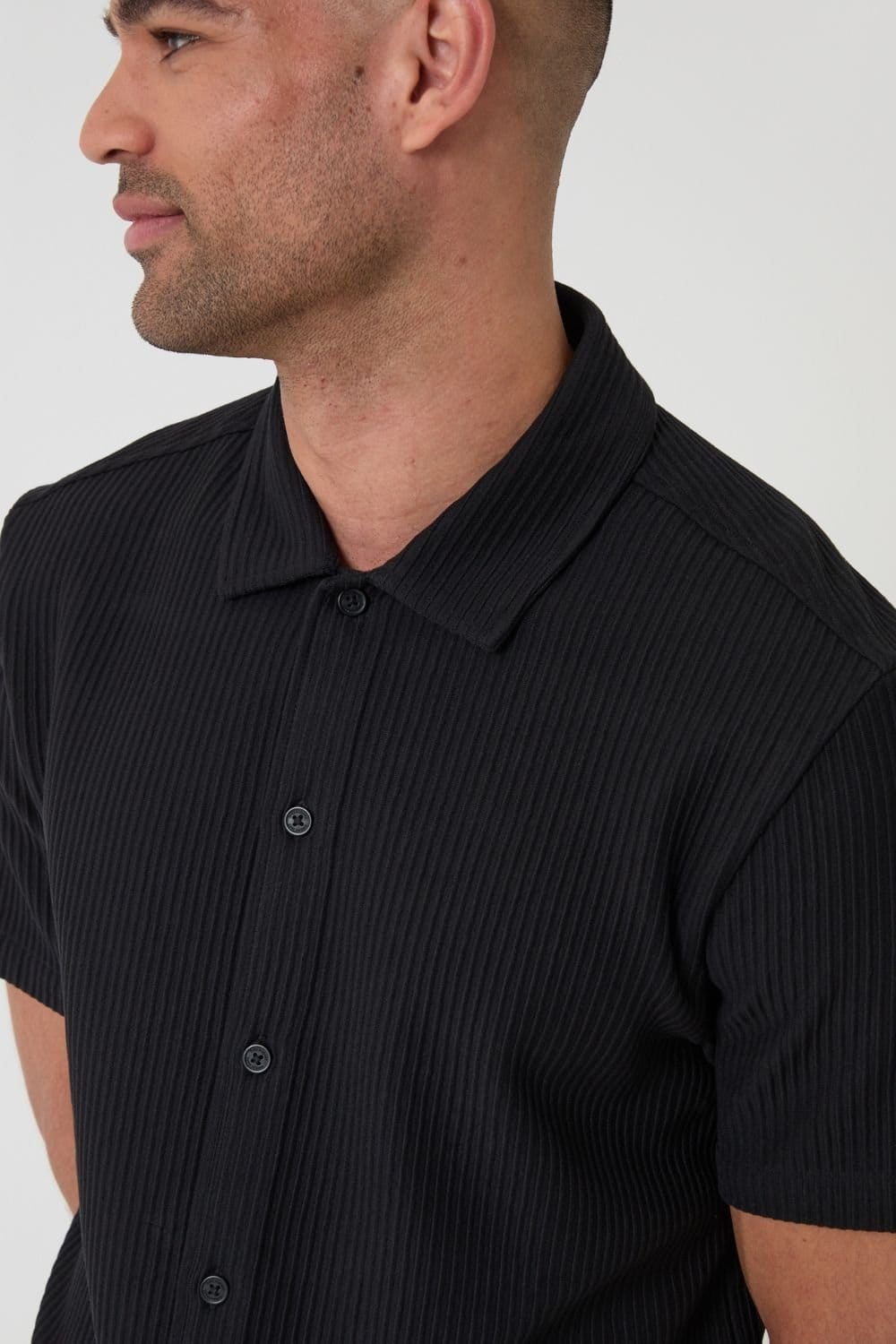 Threadbare Threadbare Men's Plisse Rib Short Sleeve Shirt in Black - 4