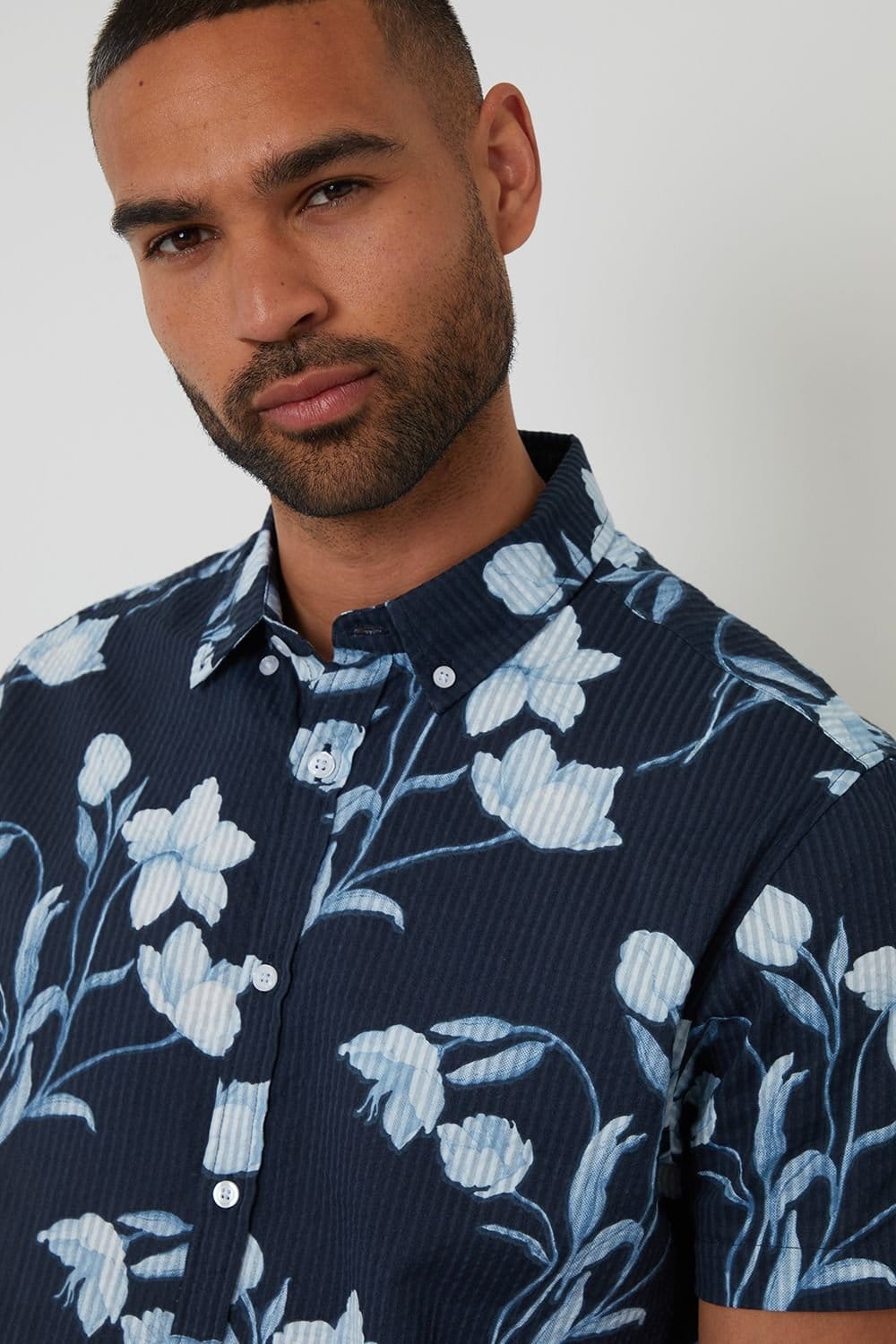 Threadbare Threadbare Men's Floral Print Short Sleeve Cotton Shirt in Navy - 4