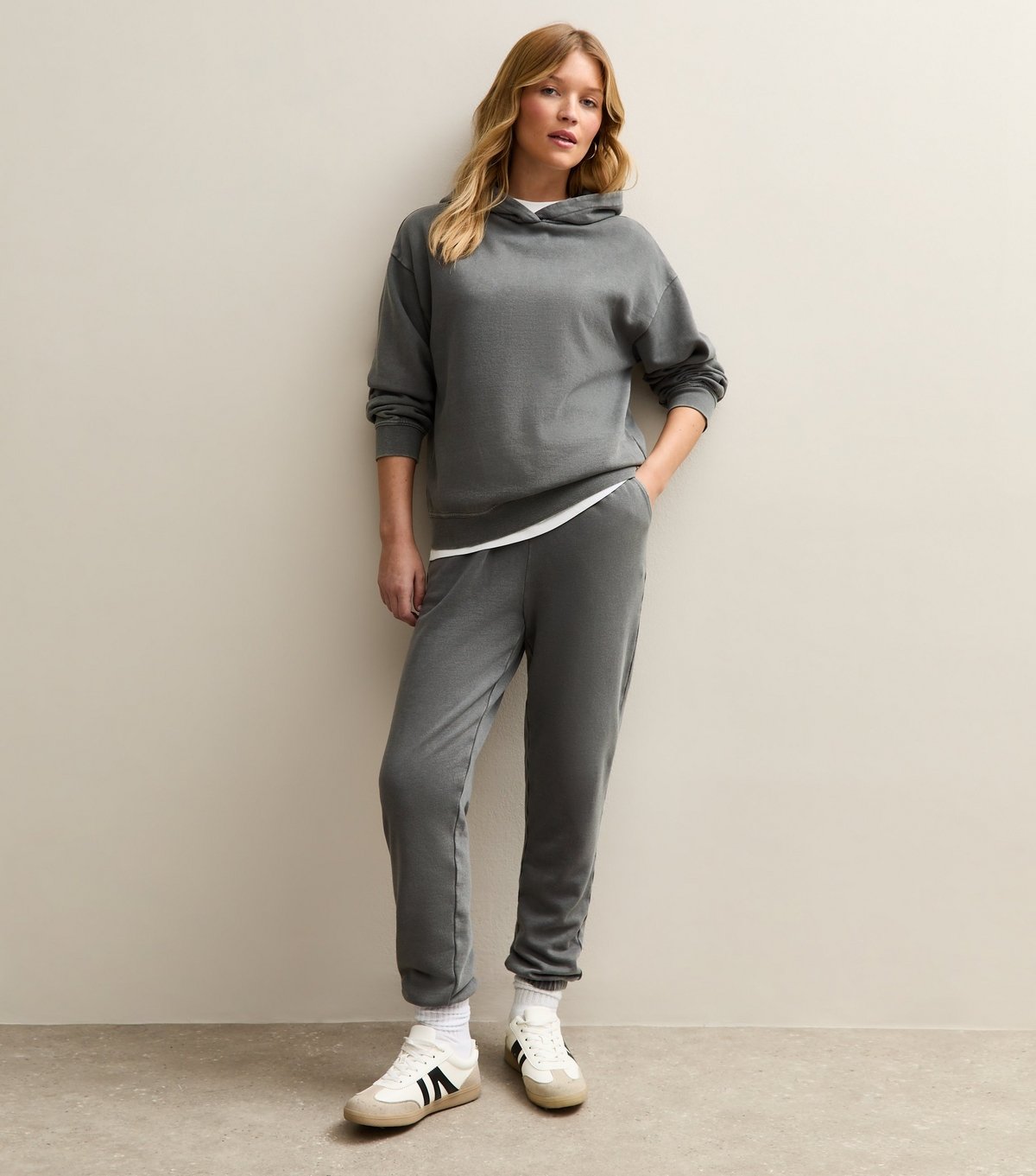 New Look Women's Dar Grey Tapered Joggers New Look - 3