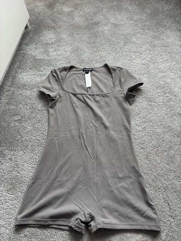 PrettyLittleThing Plt play suit
