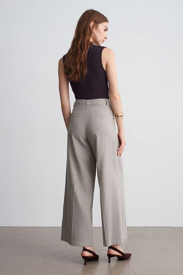 Dilvin Dilvin Women's High-Waist Wide-Leg Pleated Trousers in Light Grey - 2