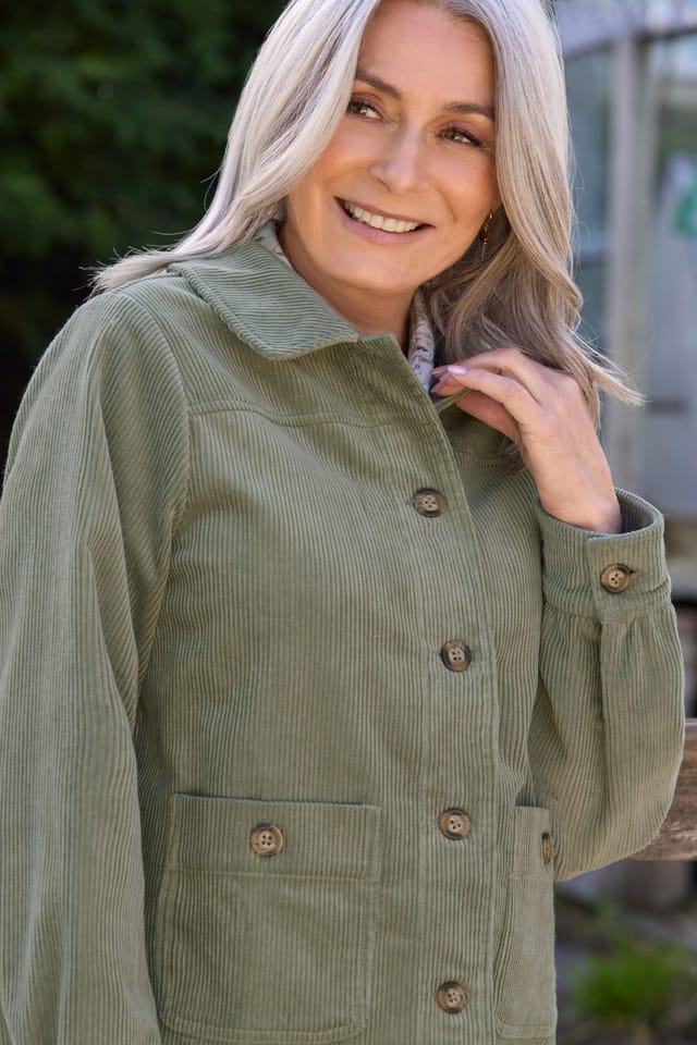 WoolOvers WoolOvers Women's Lightweight Corduroy Jacket in Green - 2