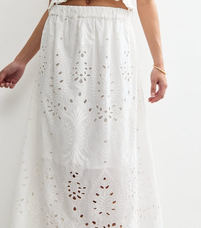 New Look Women's White Embroidered Midi Skirt New Look - 2