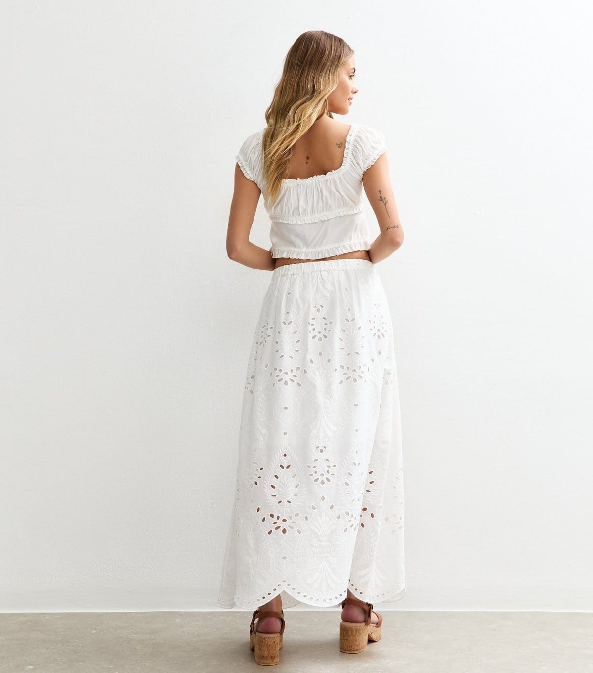 New Look Women's White Embroidered Midi Skirt New Look - 4
