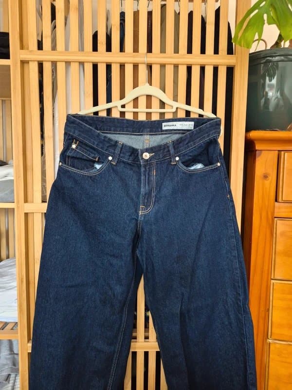 Bershka Bershka boyfriend fit dark blue denim jeans