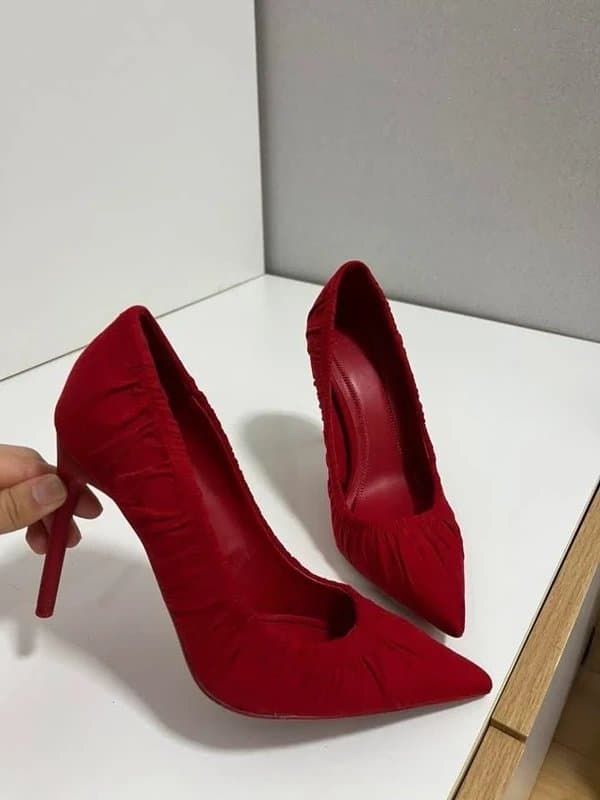 Bershka Bershka red velvet heels 👠 size 6UK (39 EU)