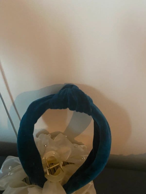 New Look Velvet Hairband - 1