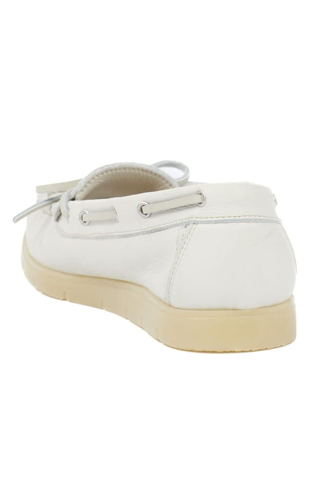 Jones Bootmaker Jones Bootmaker Women's Penella Hand-Stitched Leather Moccasins in White - 3