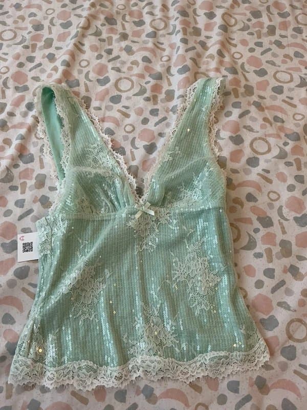 Bershka Bershka lace sequin light green.Open to OFFERS