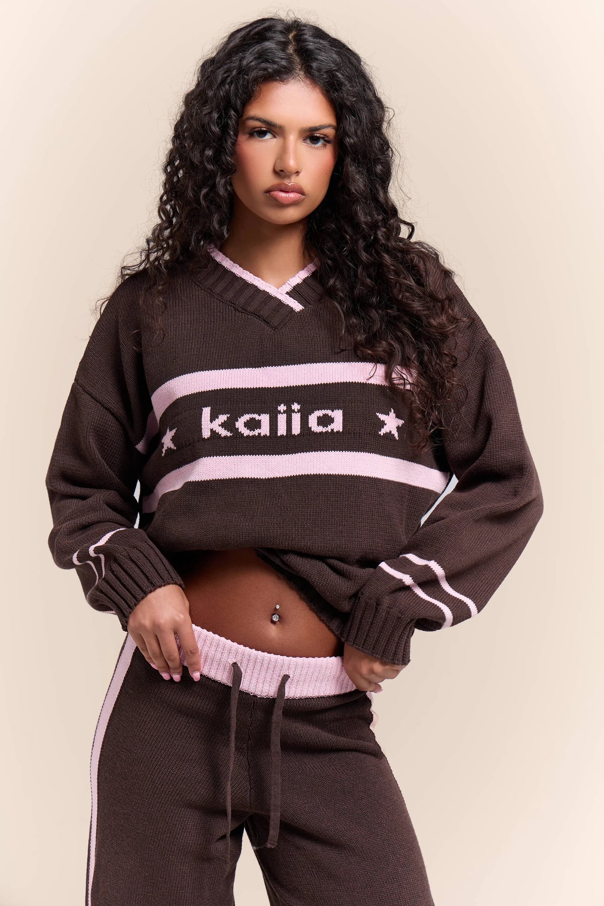 Kaiia Kaiia Knit Graphic Oversized Sweatshirt Chocolate & Pink