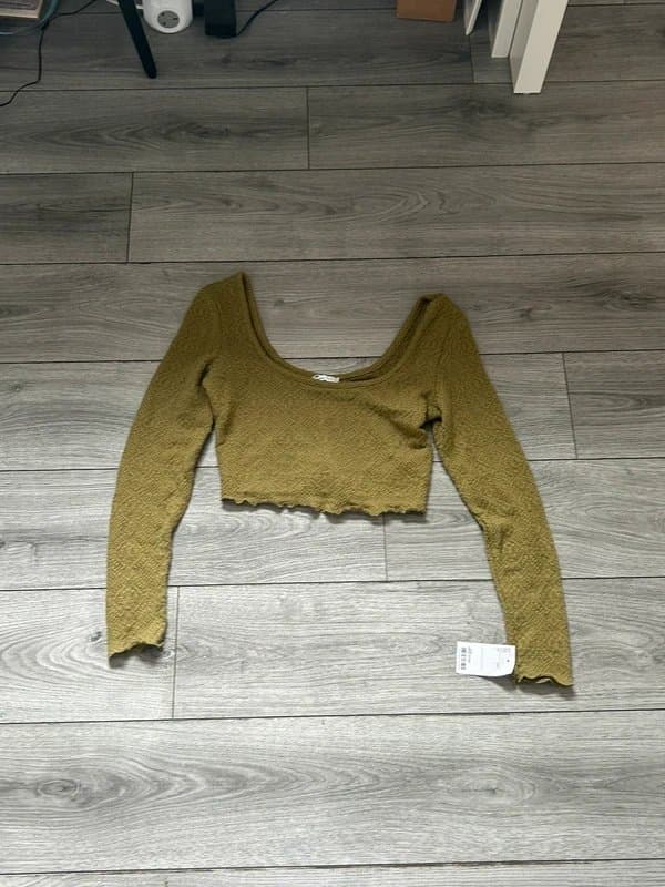 Bershka Cropped knitted long sleeved top