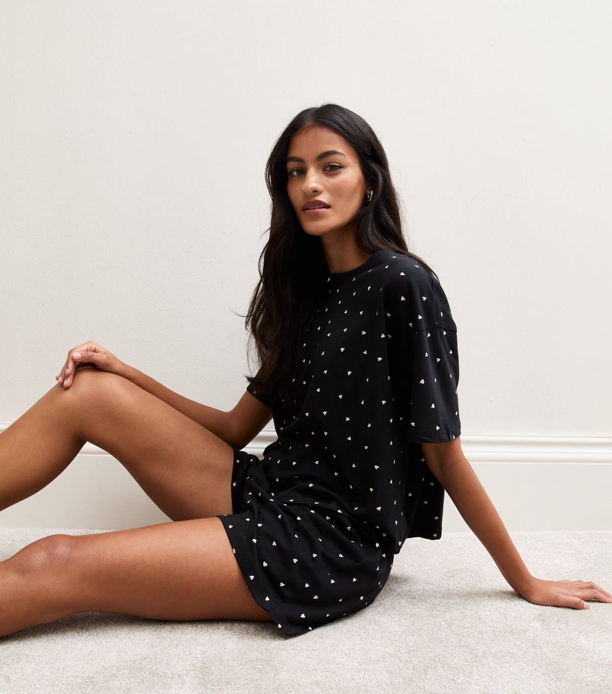 New Look Women's Petite Black Cotton Heart Print T-Shirt and Shorts Pyjama Set New Look