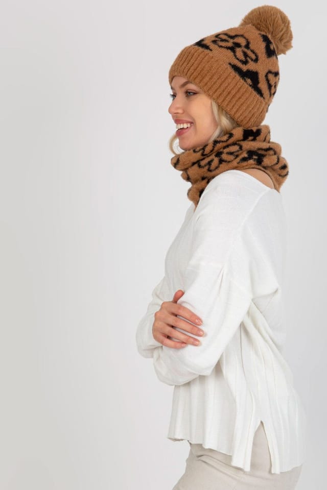 Love Lace Love Lace Women's Embroidered Bobble Hat for Everyday in Brown - 2