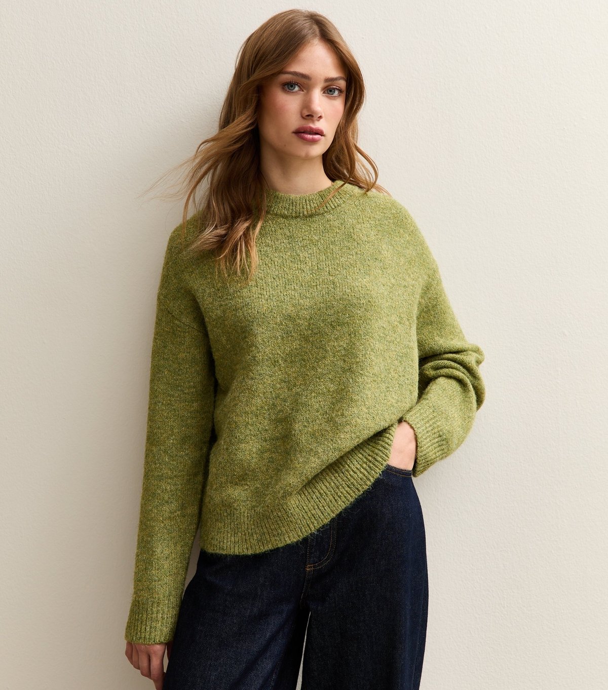 New Look Women's Mid Green Crew Neck Oversized Textured Knit Jumper New Look - 1