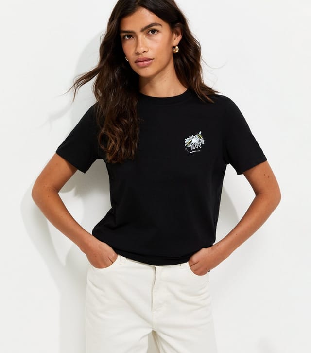 New Look Women's Black Cotton Daisy Print Crew Neck T-Shirt New Look - 2
