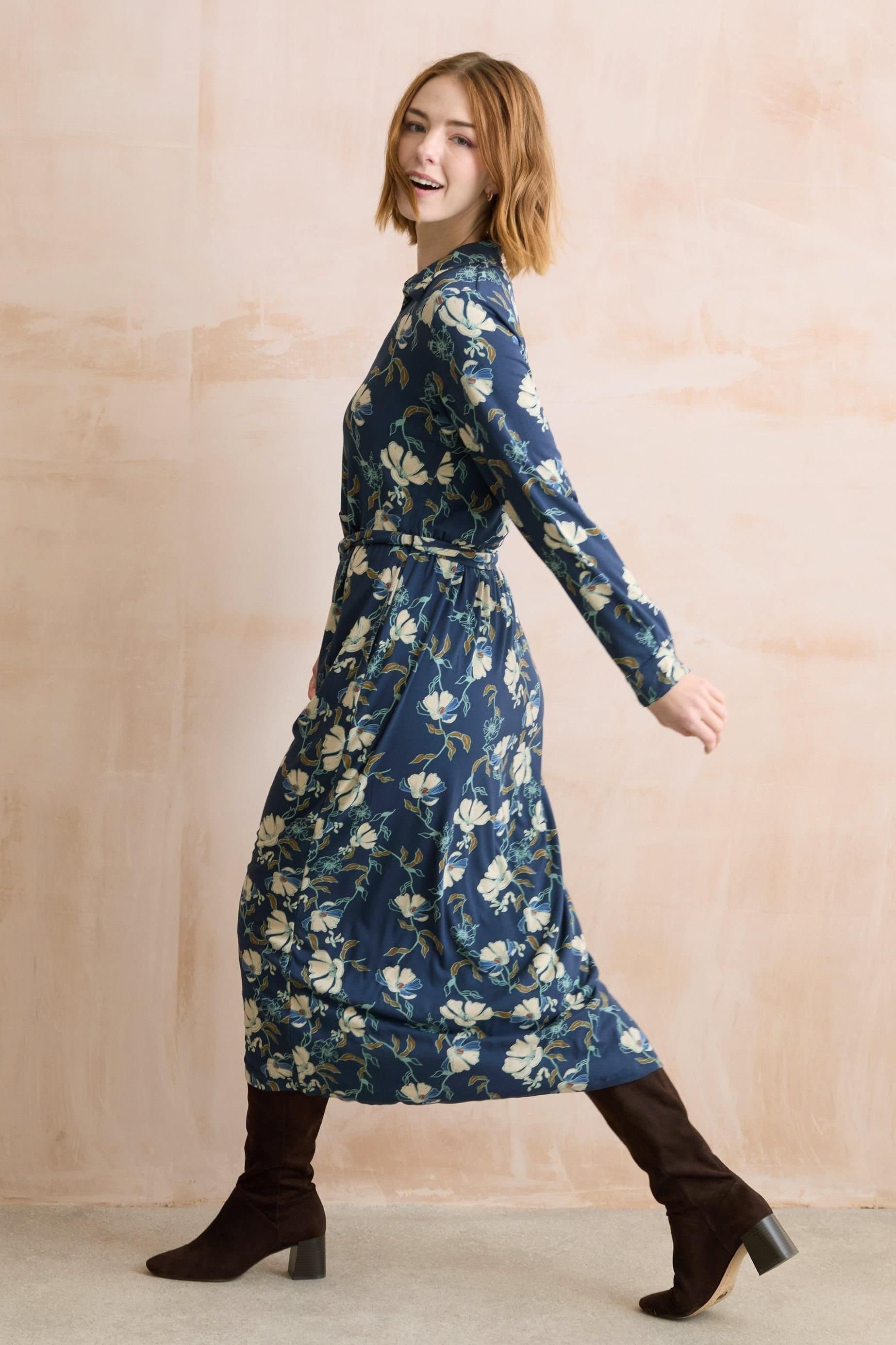 Lily & Me Lily & Me Women's Rosanna Belted Jersey Midi Dress with V-neckline in Navy