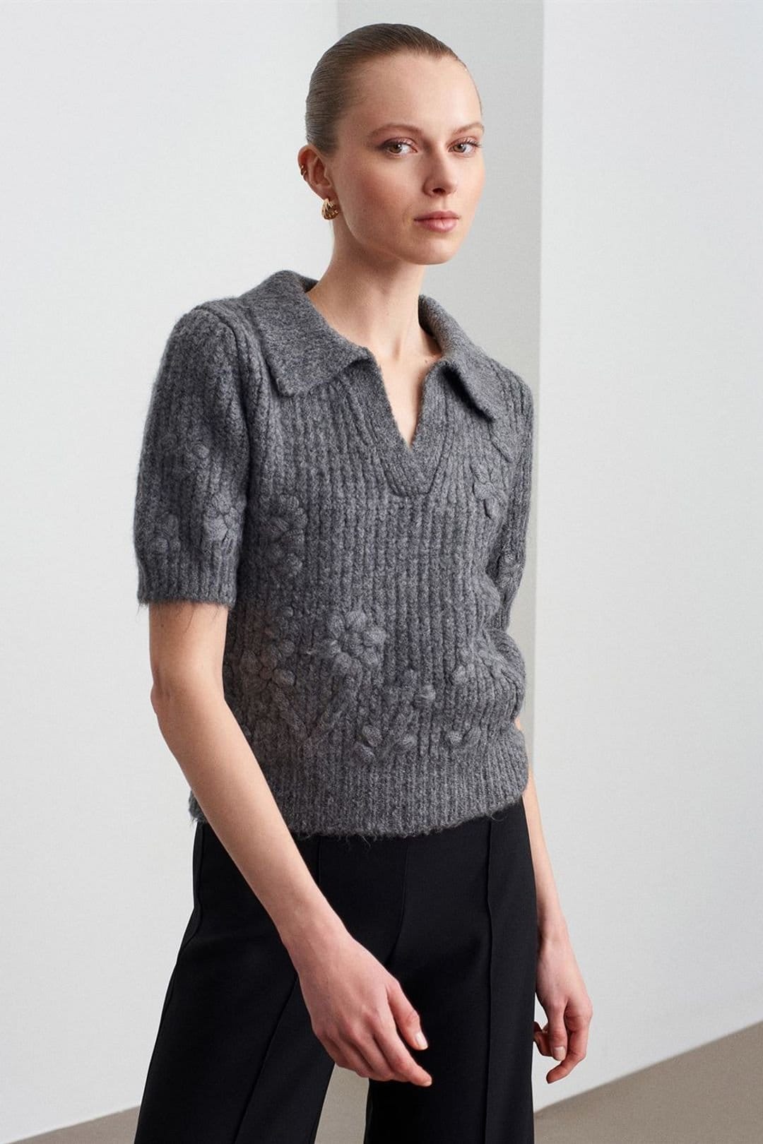 Dilvin Dilvin Women's Textured Ribbed Polo-collar Sweater in Charcoal - 4