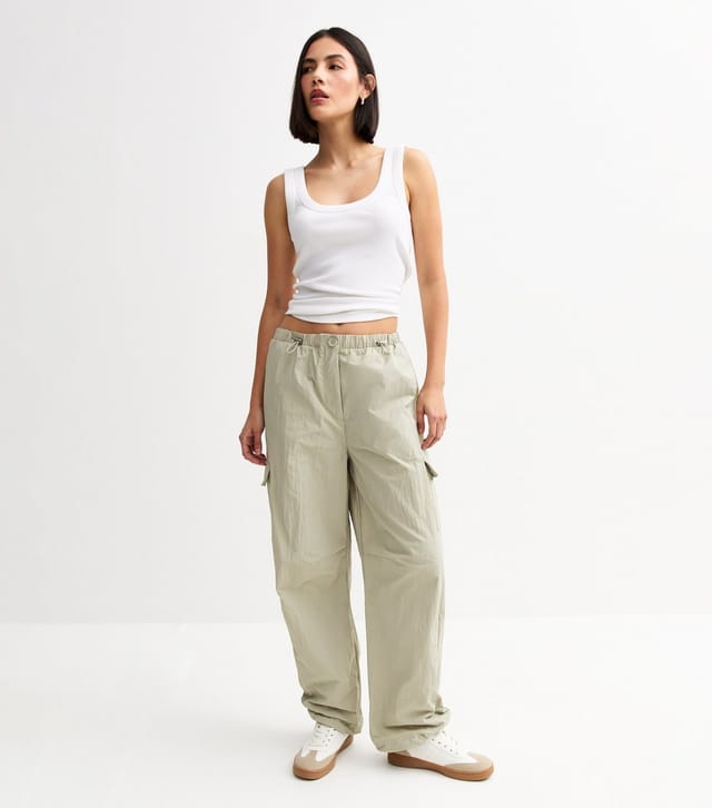 New Look Women's Light Green Crinkle Texture Shell Cargo Trousers New Look - 3