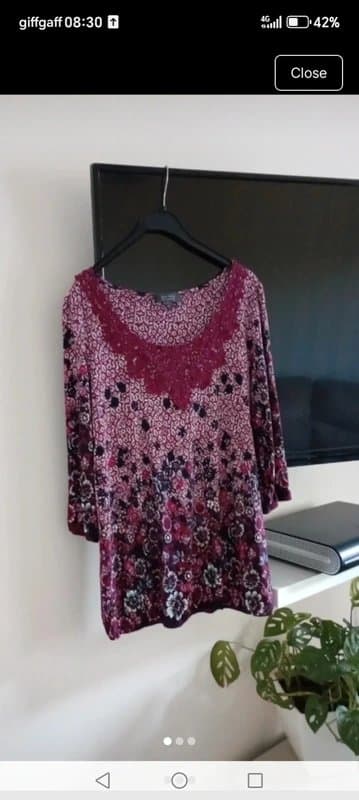 Per Una Ladies size 14 per una with stretch m&s burgundy pattern top