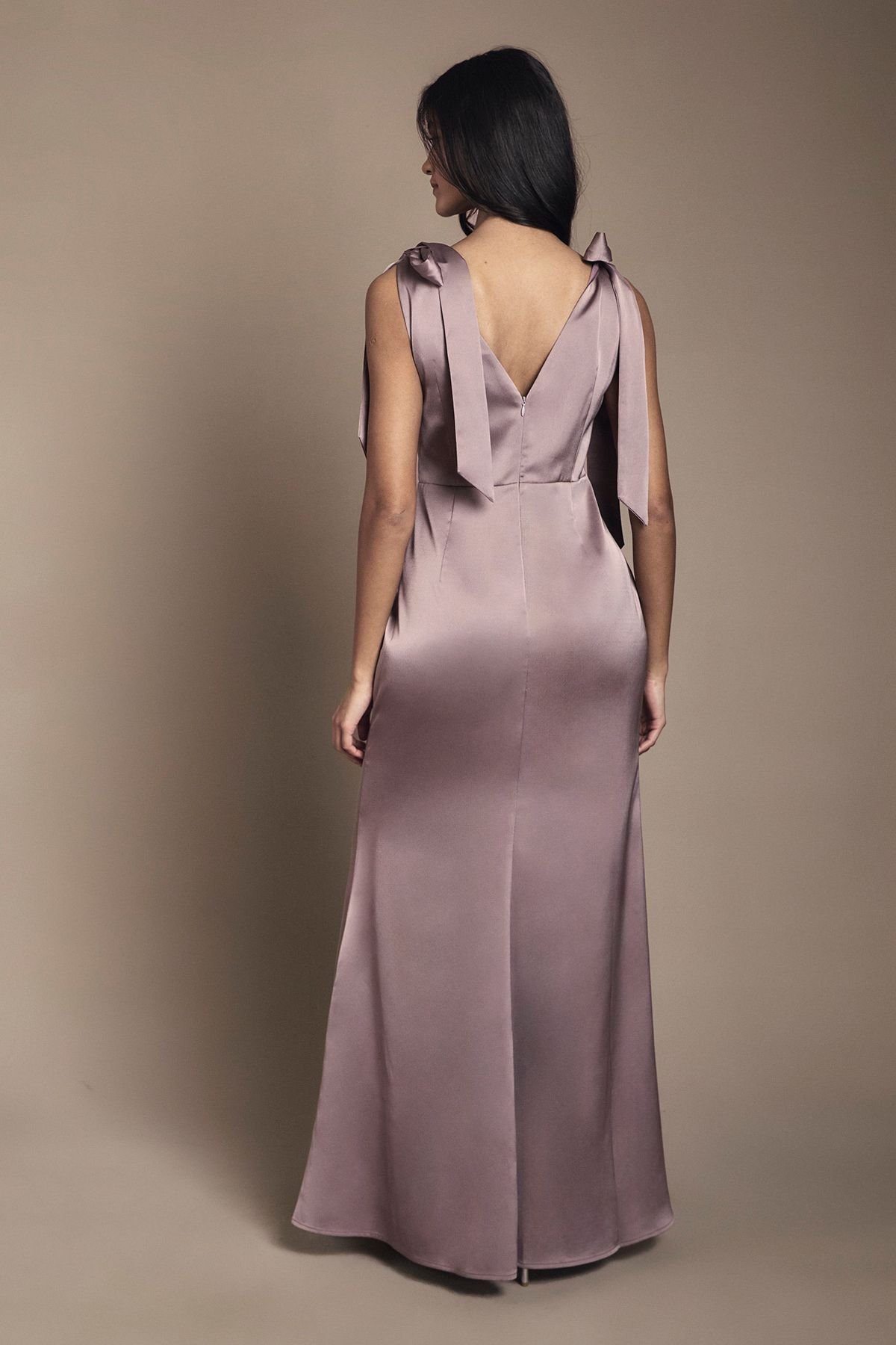 Coast Coast Women's Honoured Petite Satin Back Crepe V Neck Tie Shoulder Maxi Bridesmaid Dress in Dusty Mauve - 3