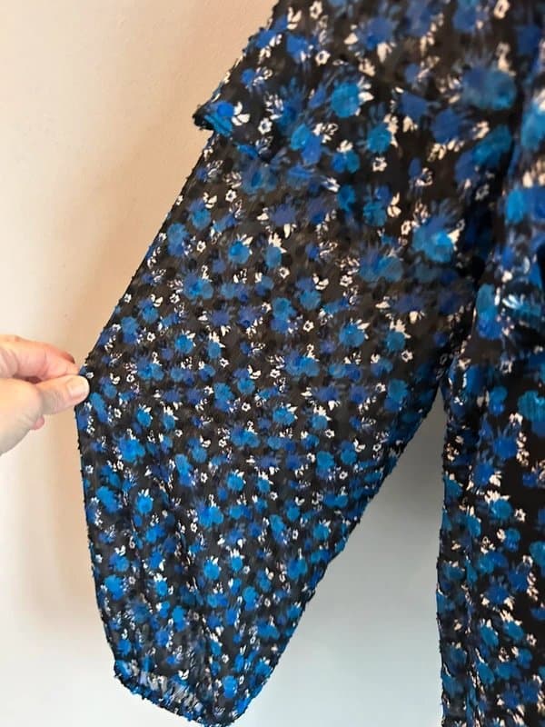 Wallis Wallis Petite black/blue ditsy floral chiffon blouse 18 (ref v77)