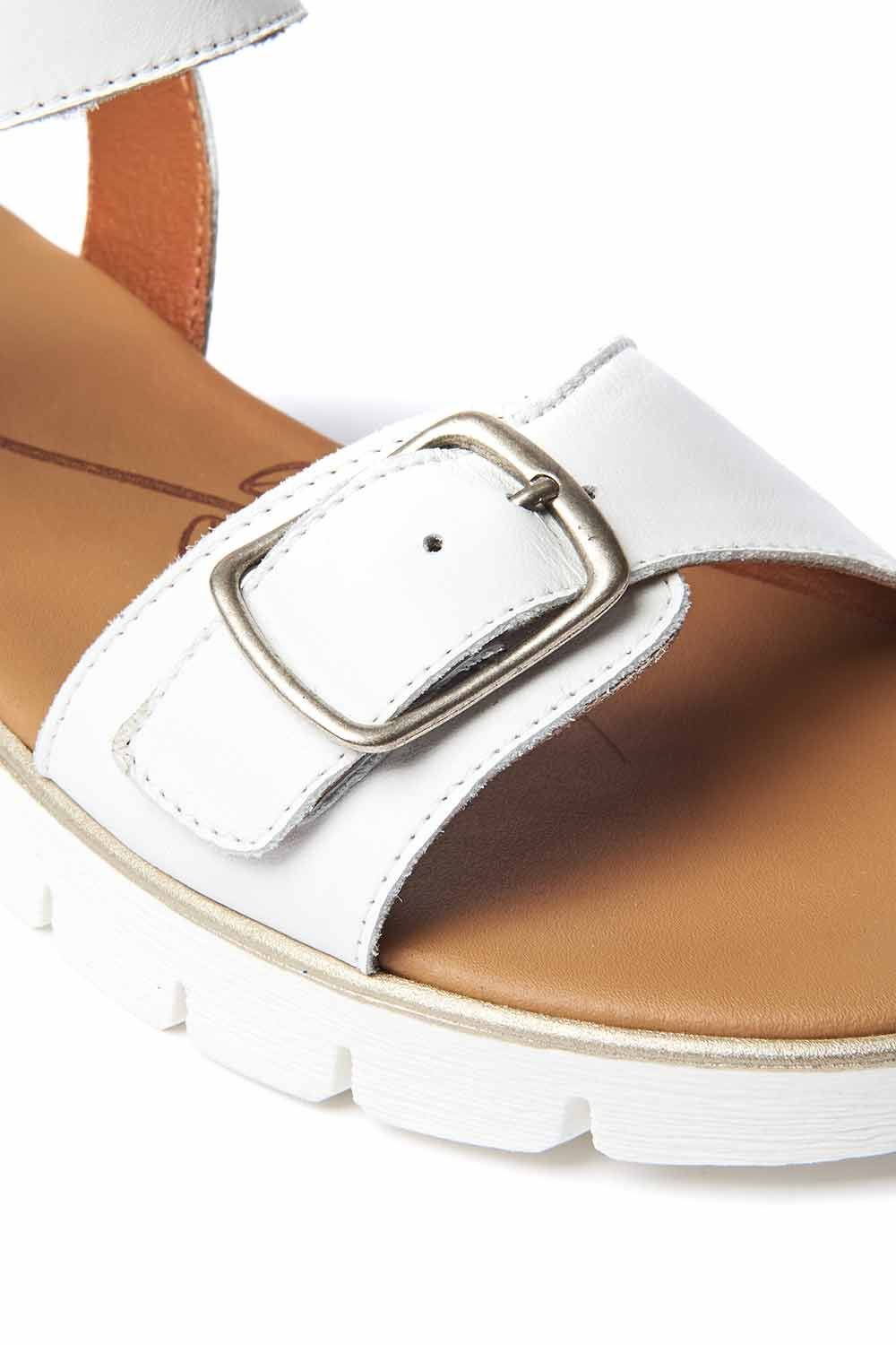 Moshulu Moshulu Women's 'Philly' Cushioned Slingback City Sandals in White - 3