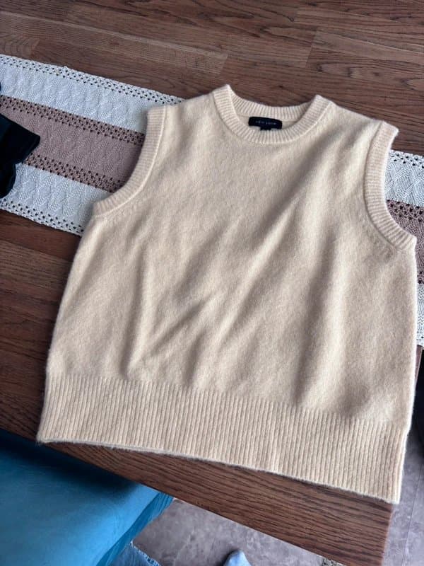 New Look New look pale yellow vest top size small