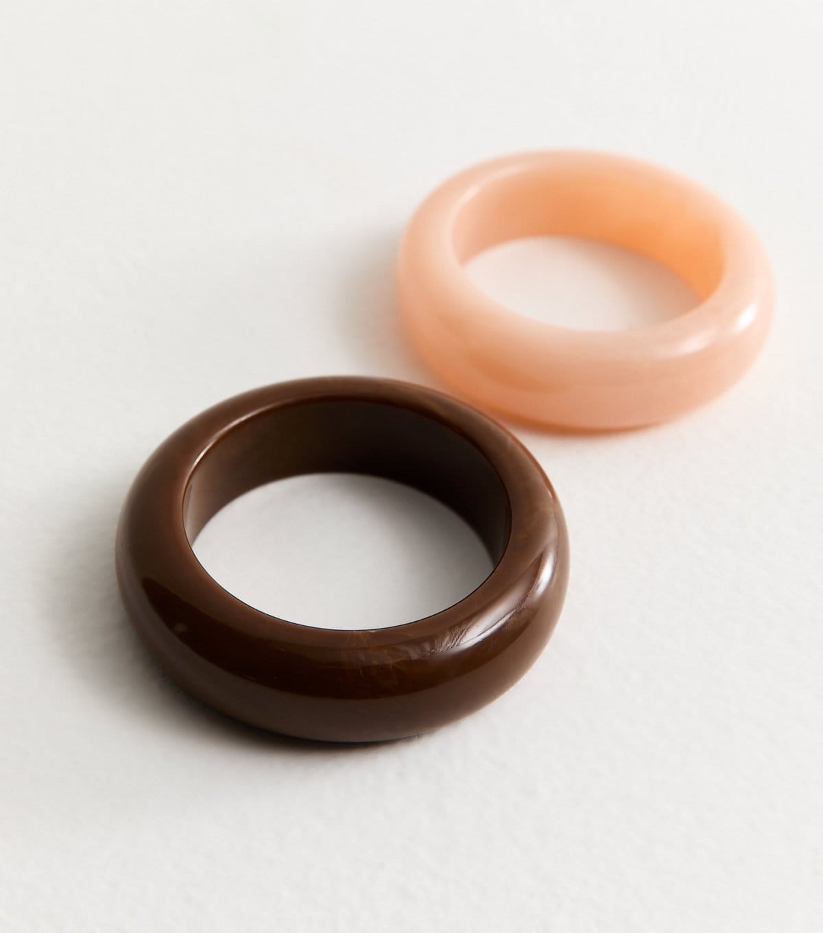 New Look Pack of 2 Brown Chunky Circle Resin Bangle New Look - 4