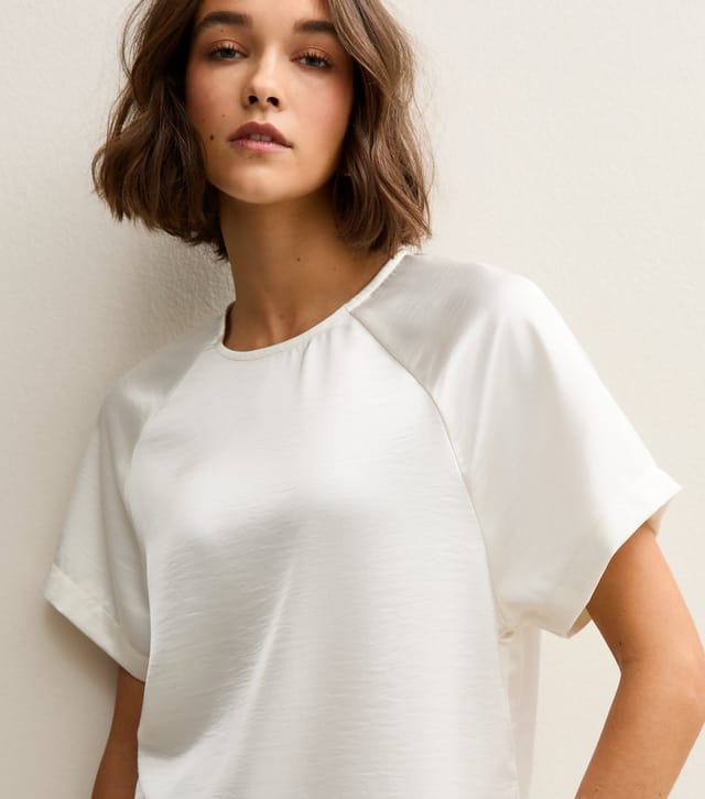 New Look Women's Off White Satin Short Raglan Sleeve Top New Look - 2