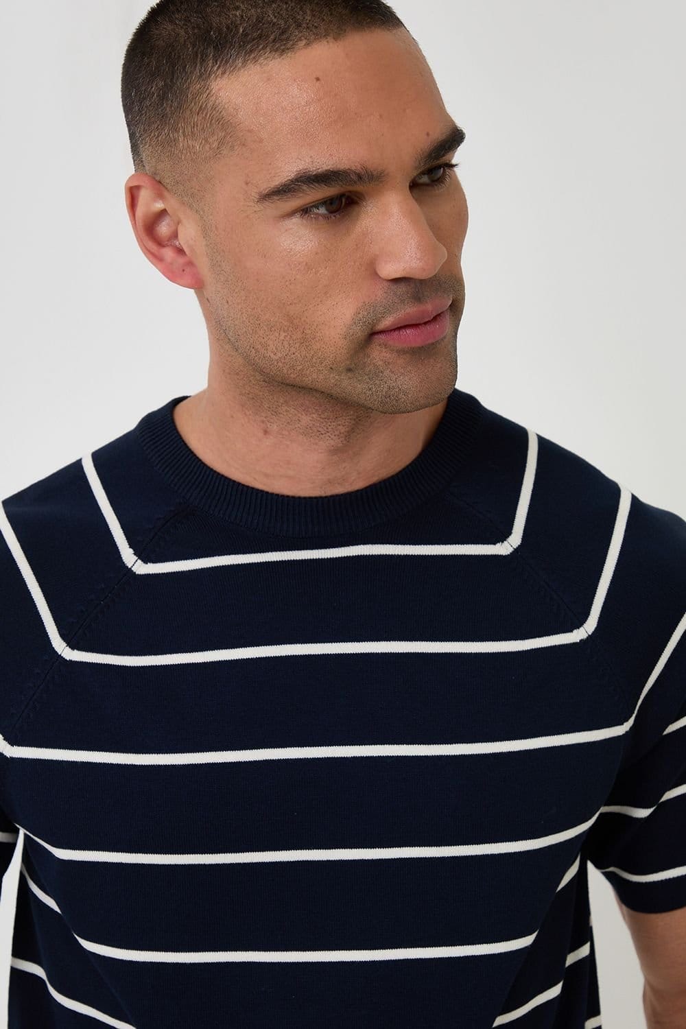 Threadbare Threadbare Men's Textured Stripe Knitted T-Shirt in Navy - 4