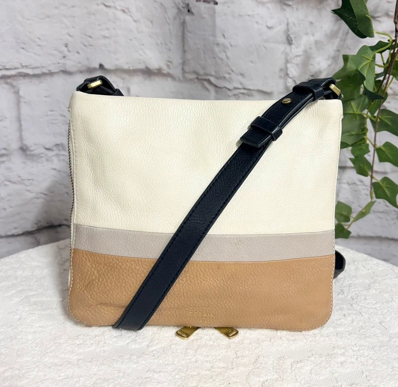 Fossil Fossil “Preston” ladies leather medium zip around crossbody bag - 1