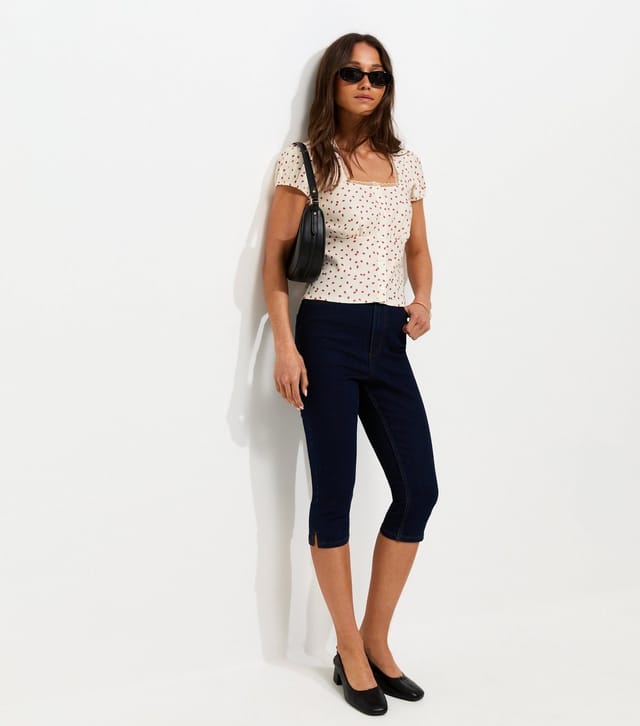 New Look Women's Cream Lips Print Lace Trim Milkmaid Top New Look - 3