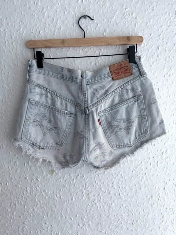 Levis Women's Levi's Light Wash Tropical Palm Tree Frayed Denim Shorts - UK Size 8 (W26)