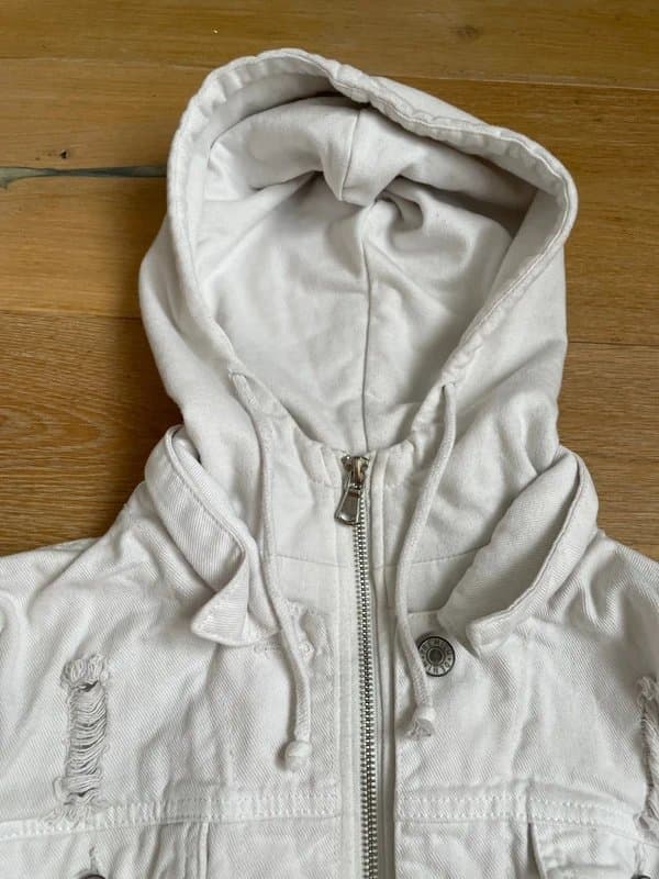 Love Tree y2k 2000s grunge retro white fitted denim jacket layered hoodie pockets guess alt avant garde