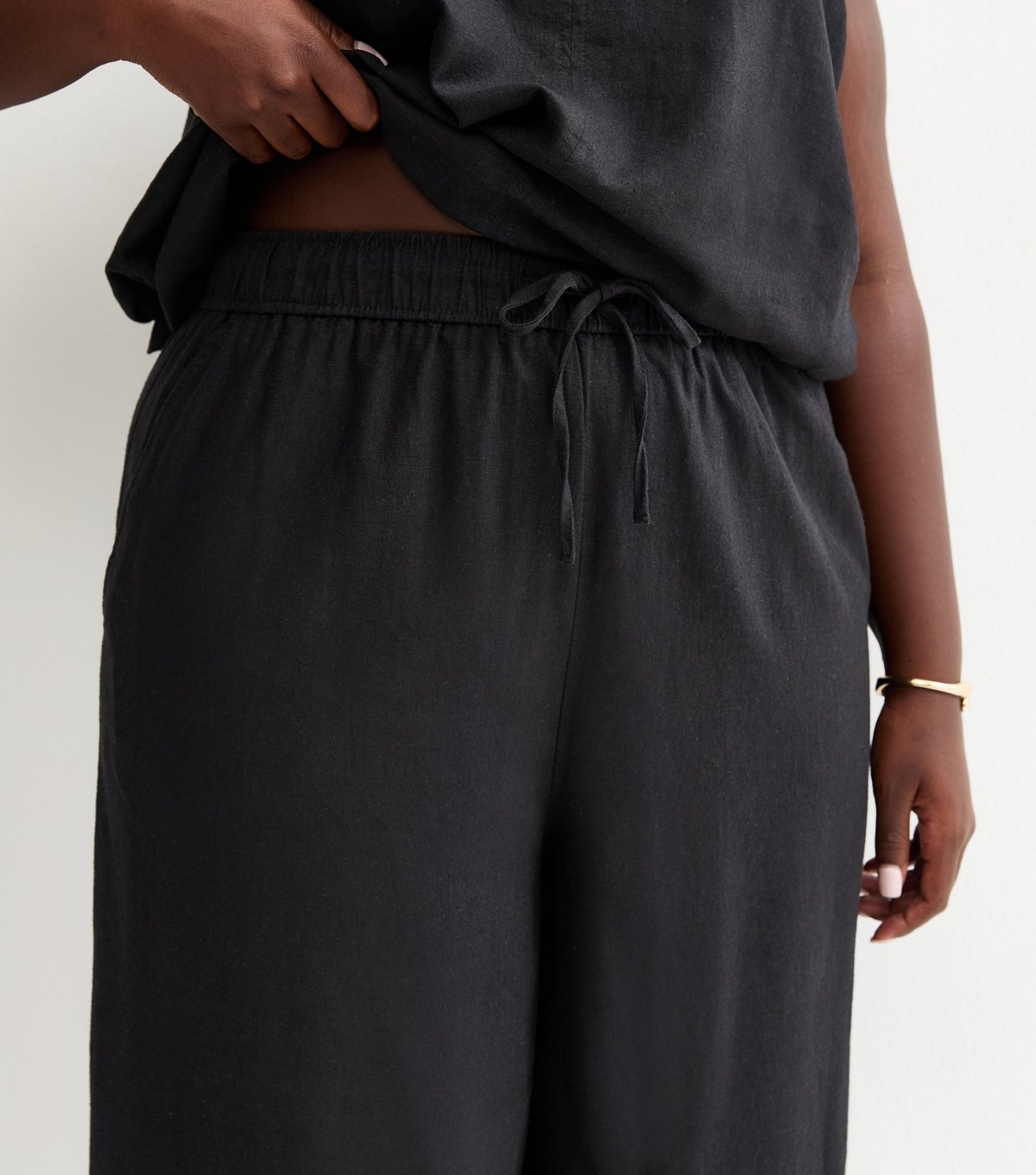 New Look Women's Plus Size Black Linen Blend Cropped Drawstring Trousers Curves New Look - 3