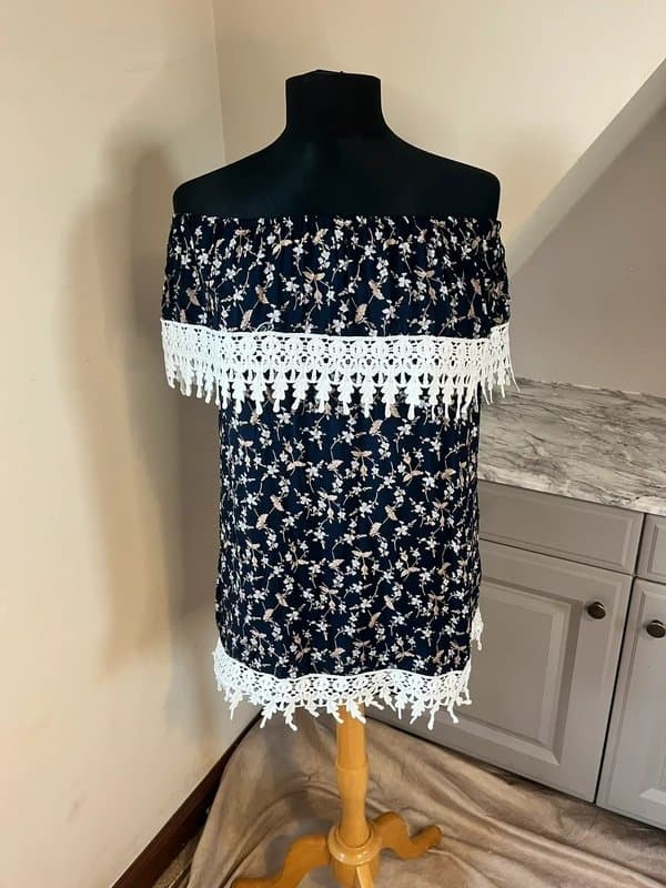 Made In Italy Made in Italy Navy Floral White Lace Trim Detail Off Cold Shoulder Summer Dress Top One Size 8-14