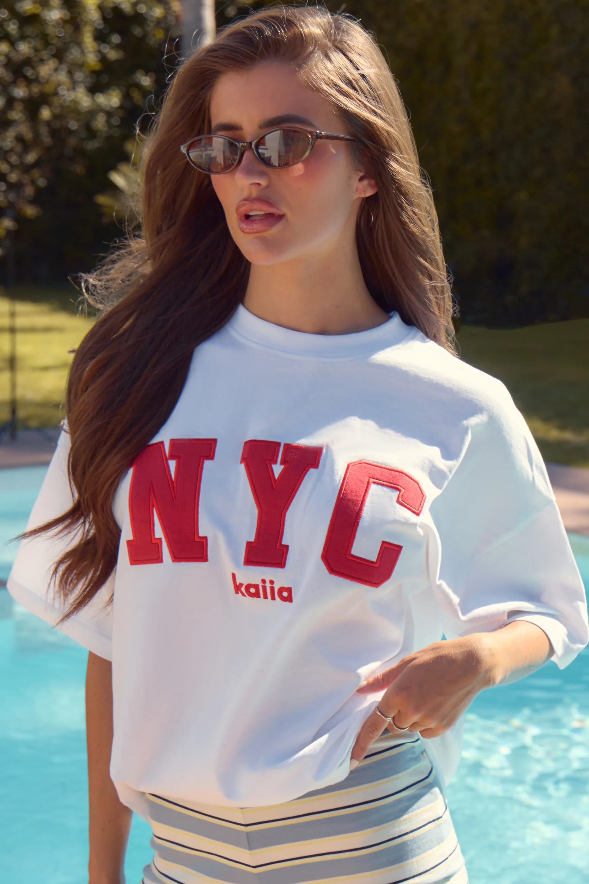 Kaiia Kaiia NYC Print Oversized T-Shirt White & Red Apple - 4