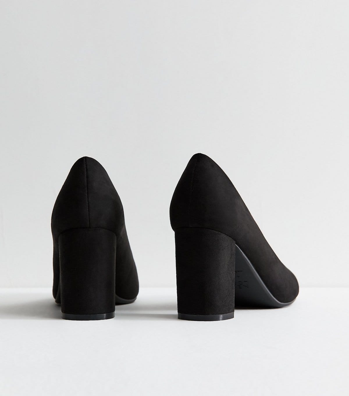 New Look Women's Wide Fit Black Faux Suede Round Toe Block heel Court Shoes New Look - 4