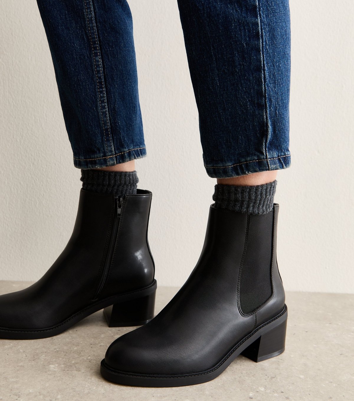 New Look Women's Wide Fit Black Faux Leather Chelsea Heeled Ankle Boots Vegan New Look - 2