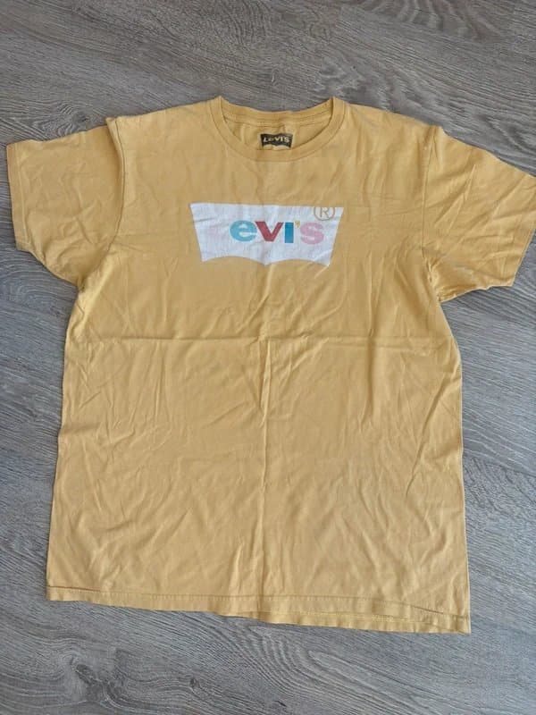 Levis Levi’s Yellow Logo T-Shirt Men’s Large L Mustard Graphic Tee 100% Cotton Casual Streetwear